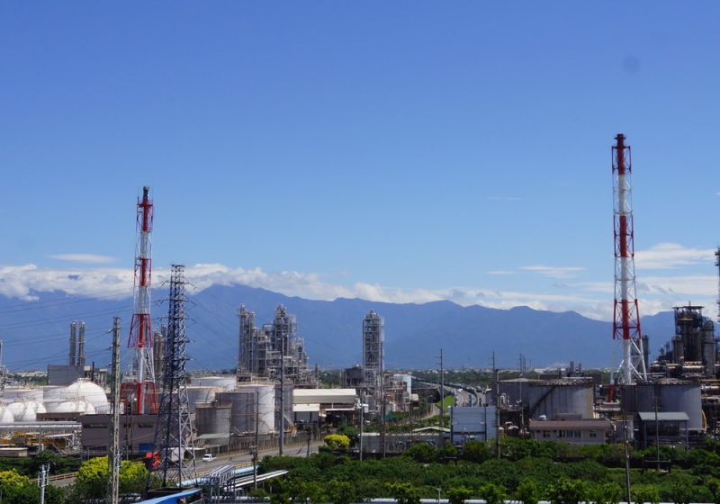 ▲台灣中油公司石化事業部率先完成產品碳足跡盤查，邁出淨零減碳第一步。(圖／記者黃守作攝)