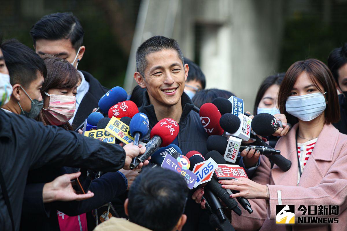 ▲被問及生日願望，吳怡農表示，希望大家平平安安、開開心心，1月8日希望大家投下這一票，讓民主政治更正向。（圖／記者葉政勳攝）