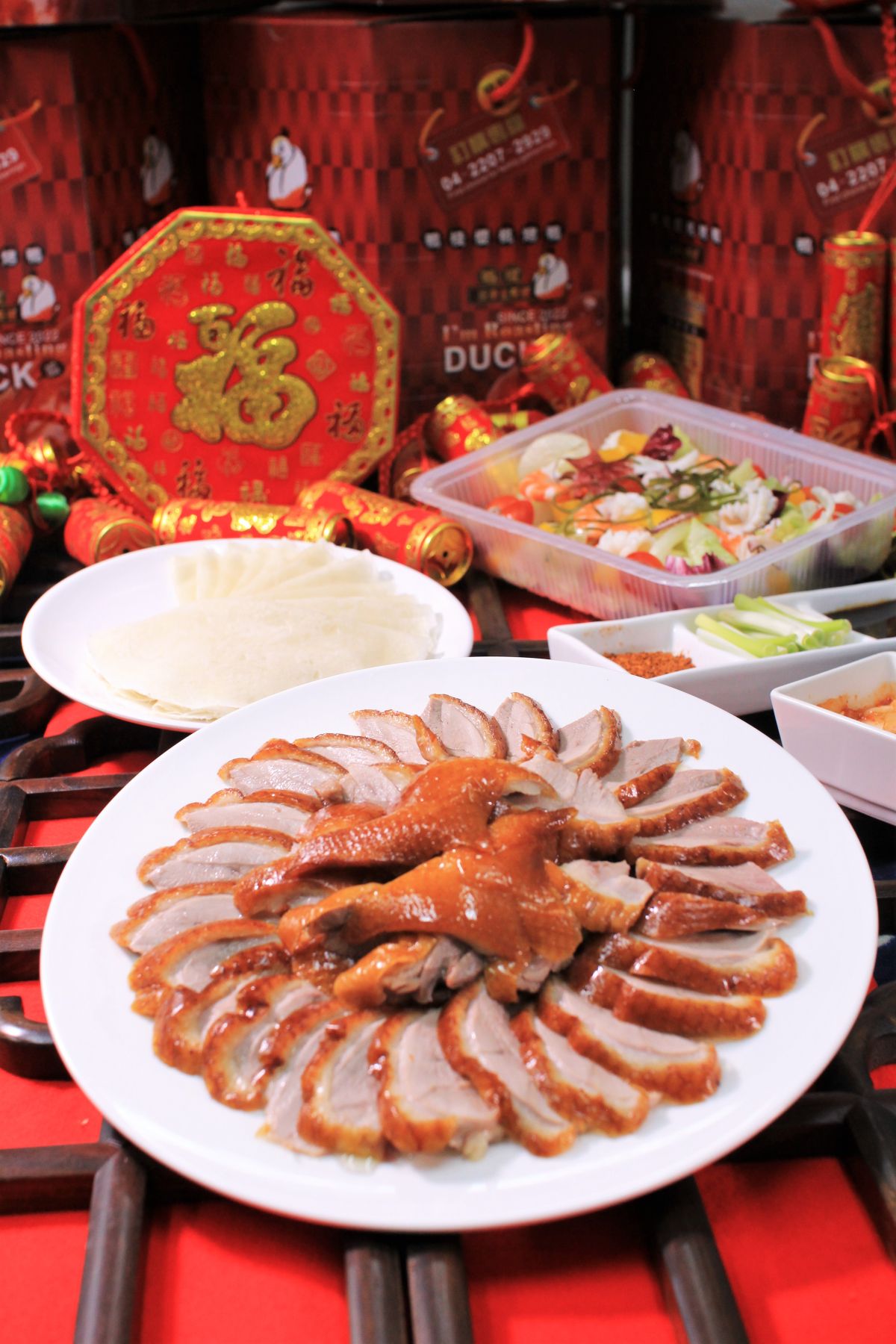 ▲柴火火焰烤鴨館因為飲食文化改變，新創「鴨棧」專攻外帶市場。（圖／鴨棧提供）