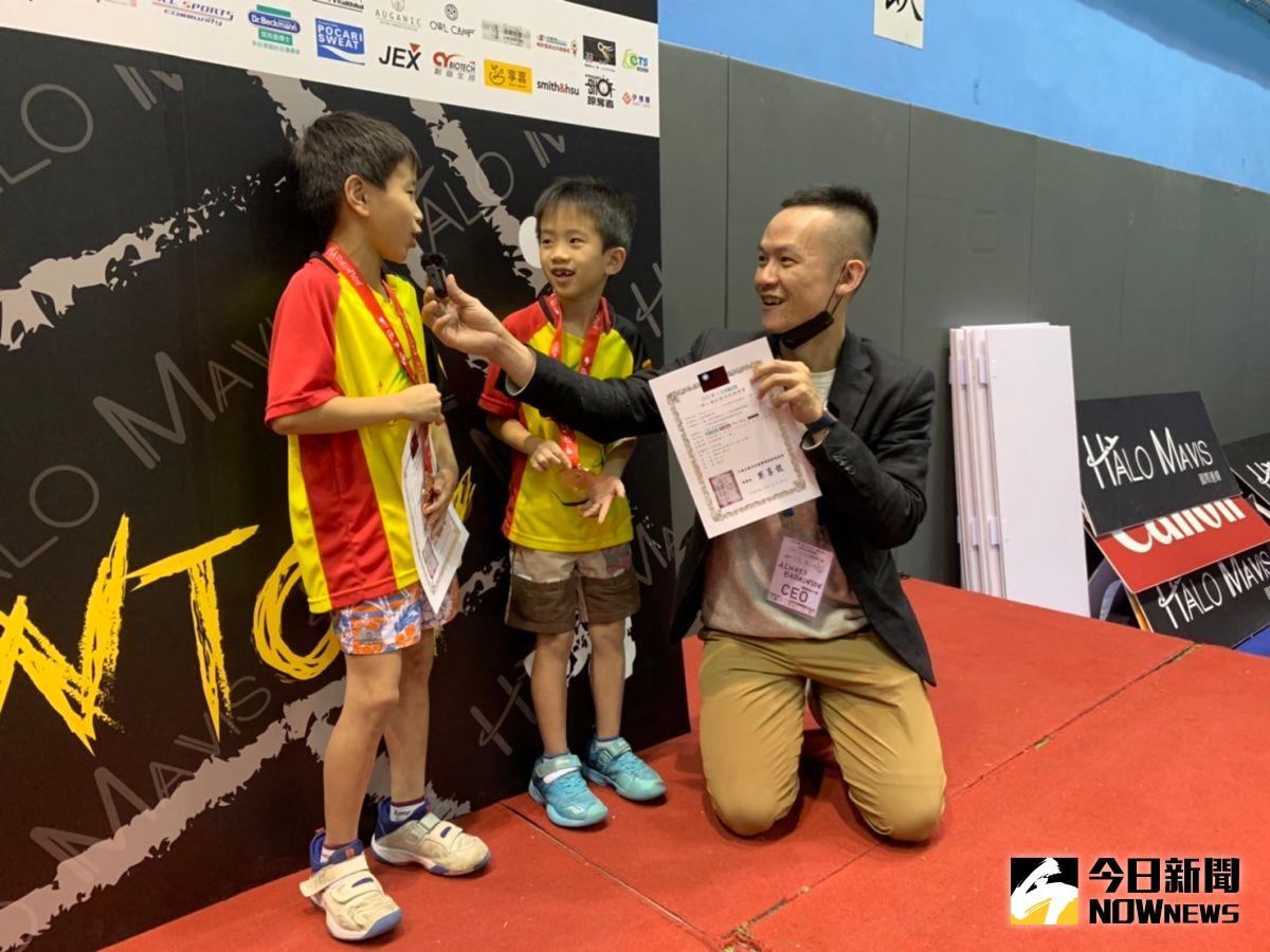 ▲蔡易龍(右)堅持辦最優質的賽事。記者廖聿偉攝