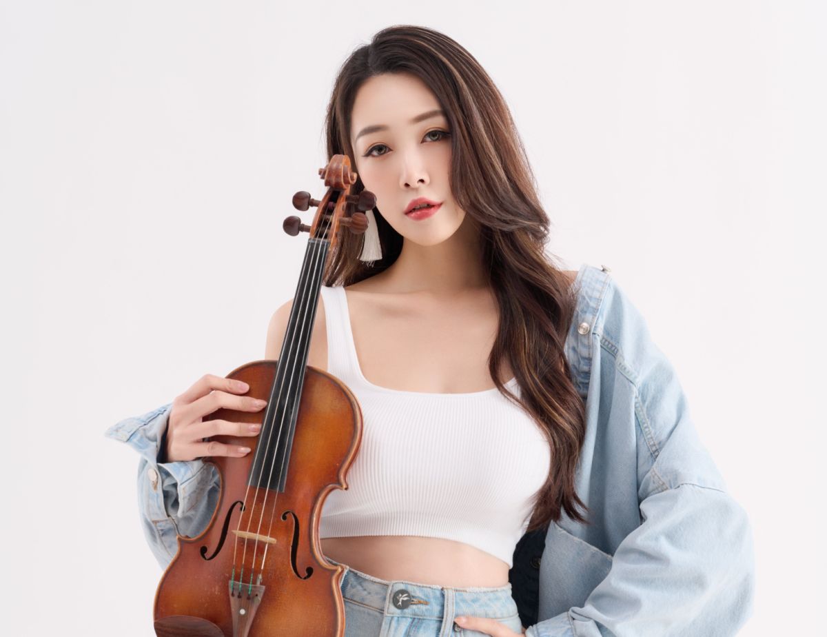 ▲「小提琴女神」麗莎姐姐闖直播界，盼買房圓夢。（圖／17LIVE提供）