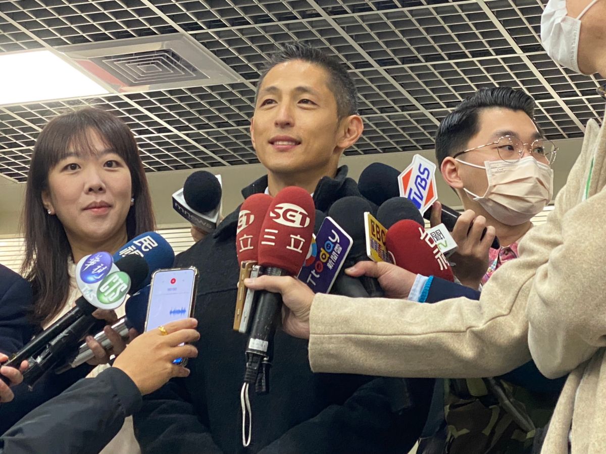 ▲林奕華刻意延後就職避免立委補選，吳怡農認為這是比落跑還惡劣的行為。（圖／記者陳威叡攝）