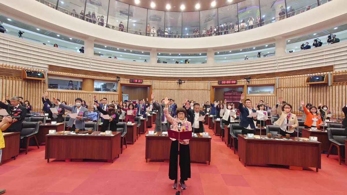 ▲今（25）日高雄市議會新一屆的議員宣誓就職。（圖／記者鄭婷襄攝，2022.12.25）