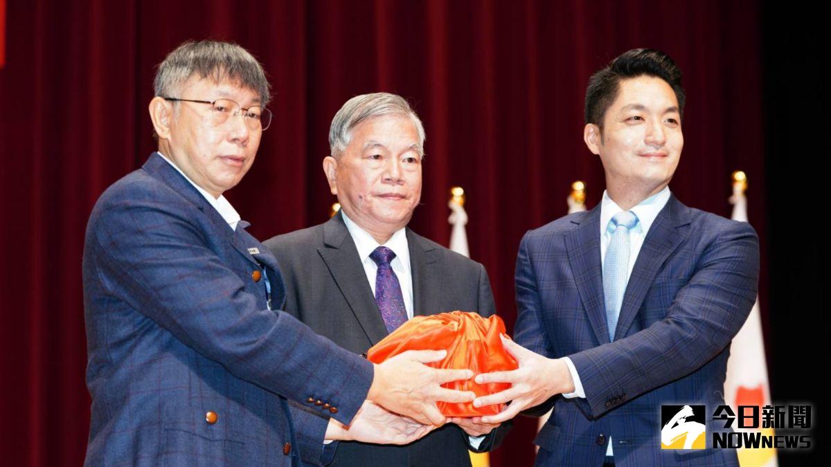 ▲針對台北市長蔣萬安29日宣布恢復普發1500元重陽敬老金，前市長柯文哲晚間在臉書上批評「妥協比堅持容易」。（圖／NOWnews攝影中心）