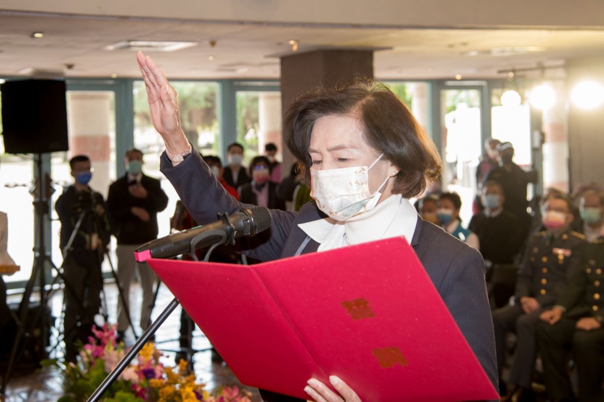 ▲連任成功的宜蘭縣長林姿妙宣誓就職，允諾打造勁好宜蘭，為鄉親拚出更好的生活。（圖 ／宜蘭縣政府提供）