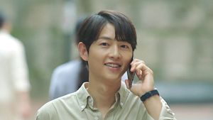 ▲宋仲基主演的《財閥家的小兒子》結局與小說不同,讓觀眾無法接受。(圖/friDay影音台提供) ▲宋仲基近日因韓劇《財閥家的小兒子》使演藝事業再創巔峰。(圖/friDay影音台提供)