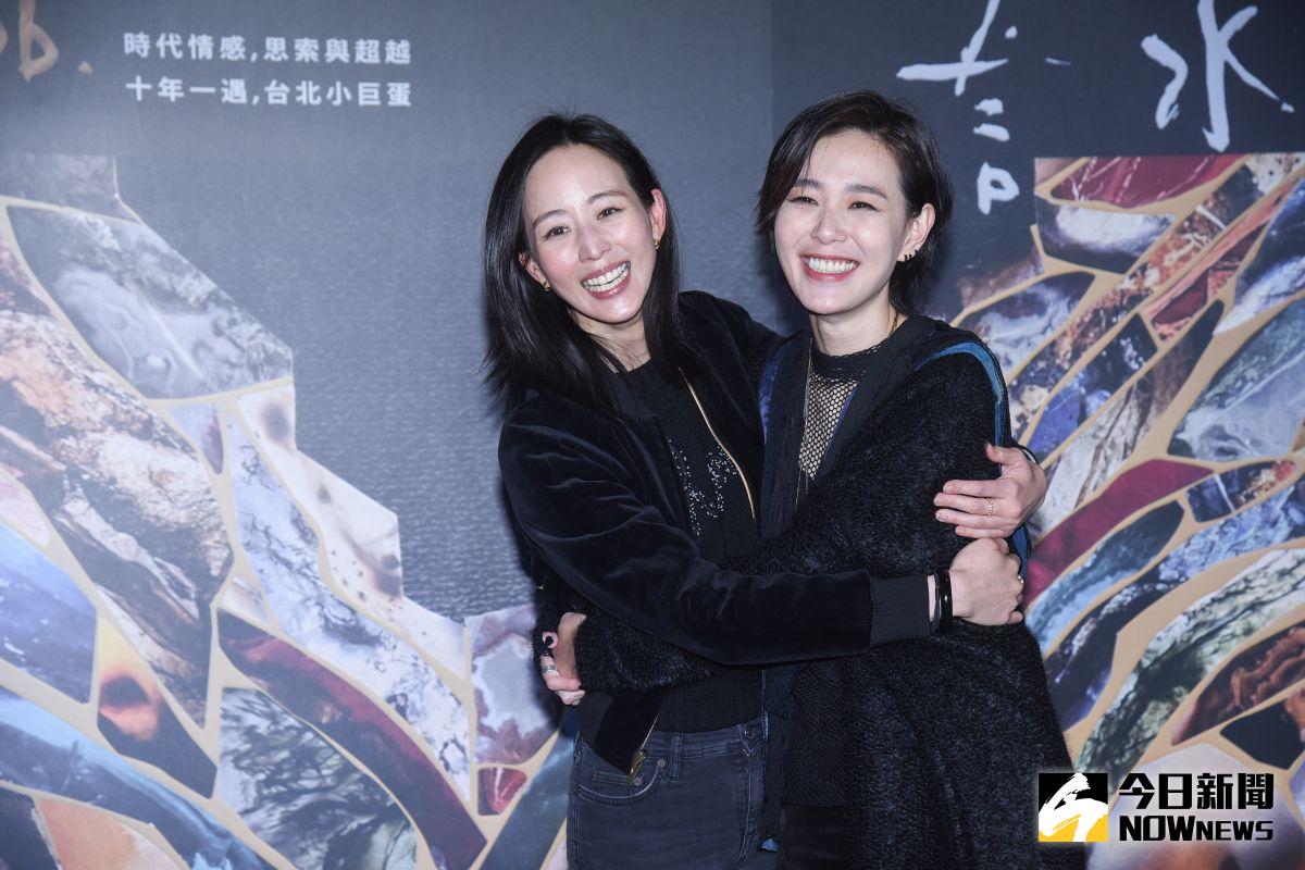 ▲張鈞甯（左）意外暴雷安溥（右）明年在高雄的「潮水箴言」演唱會日期。（圖／記者陳明安攝，2022.12.25）