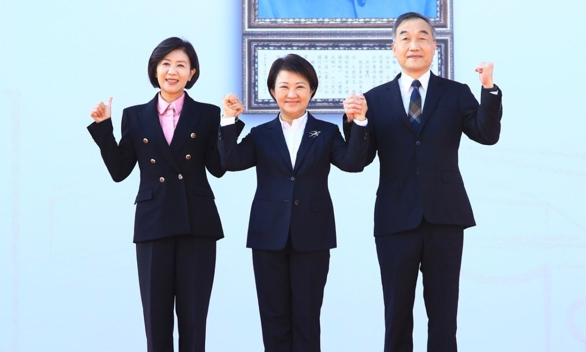 ▲台中市長盧秀燕昨佈達王育敏（左）、黃國榮兩位副市長。（圖／台中市政府提供，2022.12.26）