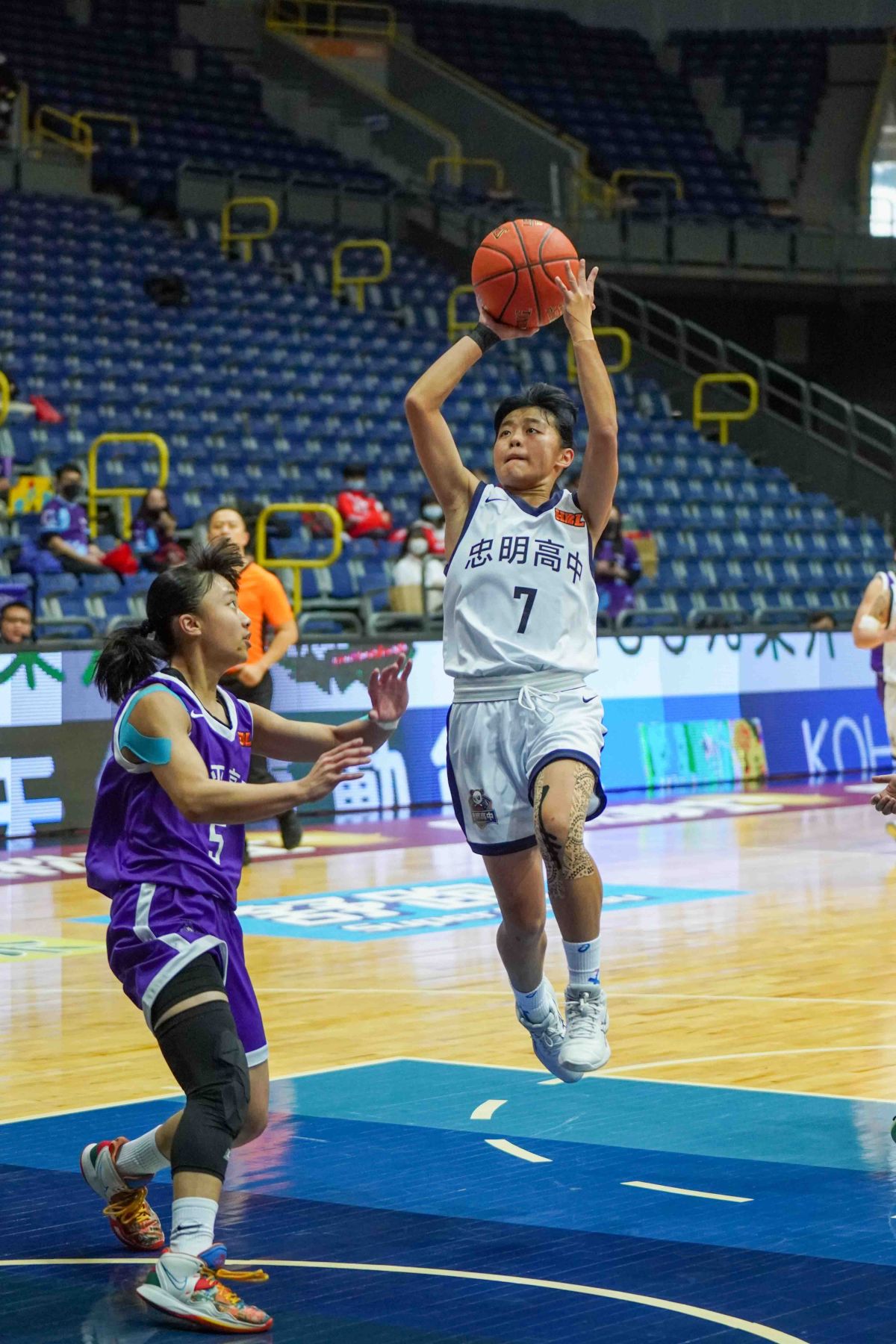 ▲忠明高三主控陳美秀15分、10籃板、9助攻「準大三元」。官方提供