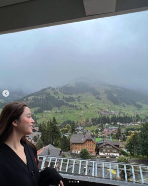▲歐陽妮妮與媽媽到瑞士旅遊。（圖／翻攝自歐陽妮妮IG）