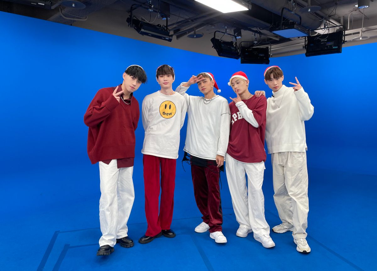 ▲「少年出任務」推出聖誕特輯，由峻瑋（左起）、呂植宇、 陳水豐、唐立杰、劉新民透過遊戲陪伴大家。（圖／NOWnews攝影中心）