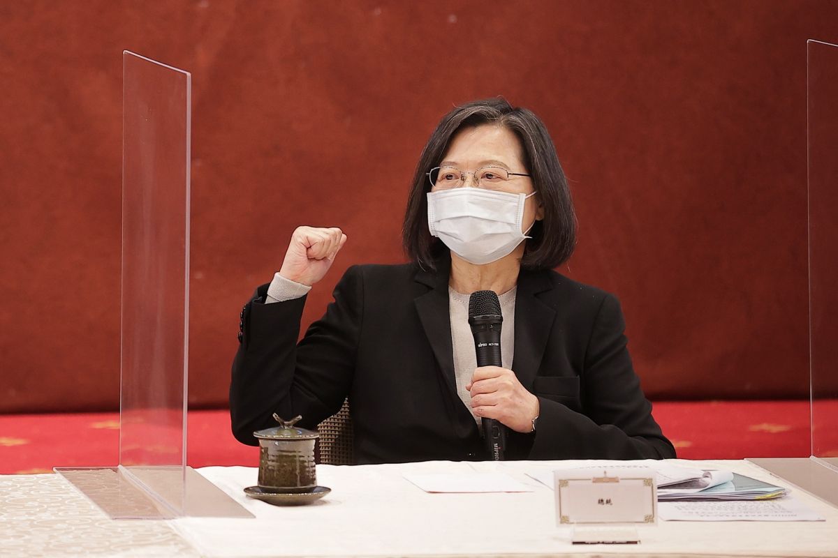 ▲蔡英文召開國安會議，會中拍板將規劃1,800億「還稅於民」。（圖／總統府提供）