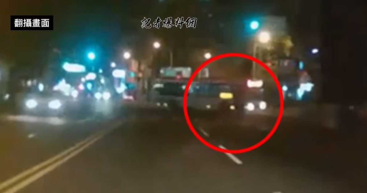 ▲台中市1家3口過斑馬線遭公車撞上，造成2死1傷，客運公司遭開罰7.5萬。（圖／翻攝自記者爆料網）