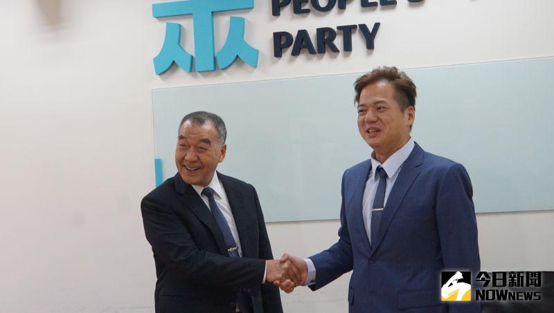 ▲國防部長邱國正就兵役延長案拜會立法院民眾黨團。（圖／記者呂炯昌攝，2022.12/28）