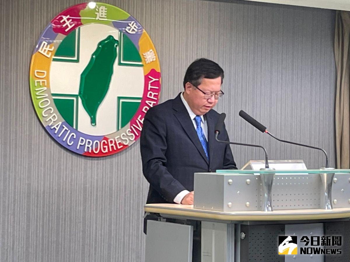 ▲鄭文燦表示，民進黨必須客觀檢討為甚麼客觀數字跟人民感受有落差，也要檢討，為何執政的自信，在人民眼中產生了執政傲慢。（圖／記者黃宣尹攝，2022.12.28）