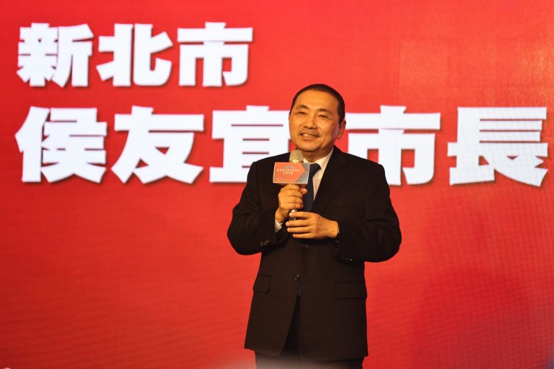 ▲侯友宜出席績優農漁會及農漁民表揚典禮，致詞感謝大家4年來給他的支持。（圖 ／記者吳嘉億攝，2022.12.28）