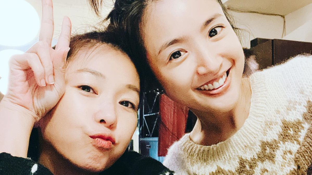 ▲六月（左）和林依晨敘舊。（圖／翻攝自蔡君茹六月臉書）