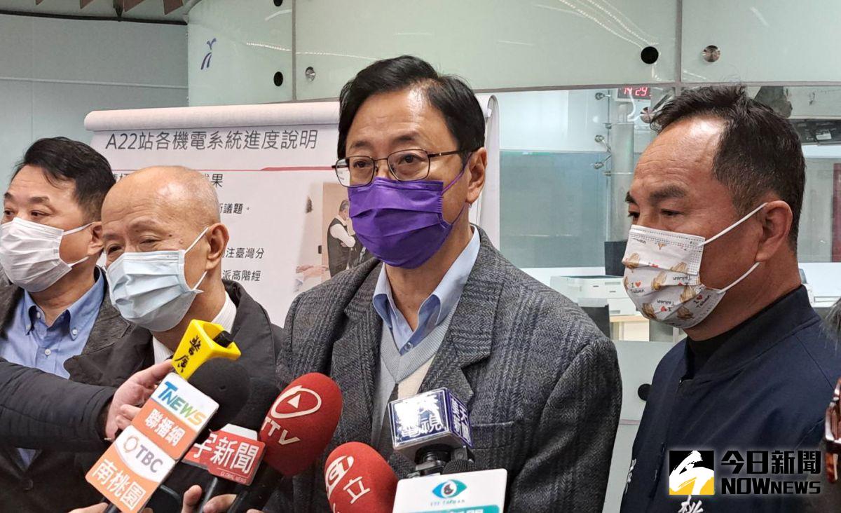 ▲張善政不解閣員都有到政院開會，唯獨排除六都市長，「是六都首長身上有帶病毒嗎？」（圖／記者李春台攝，2022.12.29）