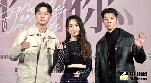 ▲《想見你》演員群施柏宇(左)、柯佳嬿(中)、許光漢(右)出席電影首映會。(圖/NOWnews攝影中心) ▲《想見你》演員群施柏宇(左)、柯佳嬿(中)、許光漢(右)出席電影首映會。(圖/NOWnews攝影中心)