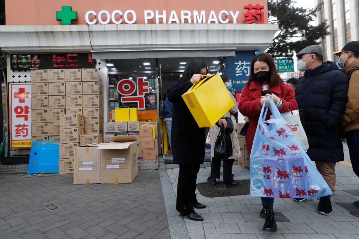 ▲因中國疫情爆發引起的缺藥潮、搶購潮，似乎也已延燒到韓國，但當地政府暫無打算禁止出口或祭限購令。資料照。（圖／美聯社／達志影像）