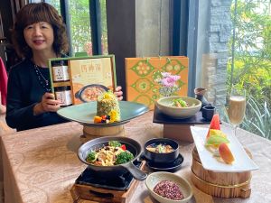 寬心園照顧「一人族群」 首推個人年菜套餐美味又澎湃 ▲ 寬心園迎接兔年,即日起端出2道冬季新菜,濃濃異國風味,超受年輕族群青睞。(圖/記者金武鳳攝,2022.12.30)