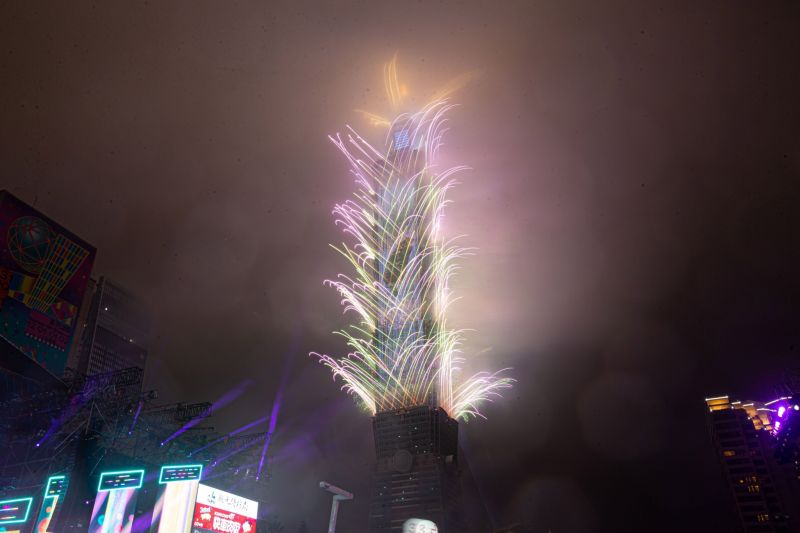 ▲台北2023跨年煙火秀。(圖/NOWNews攝影中心)