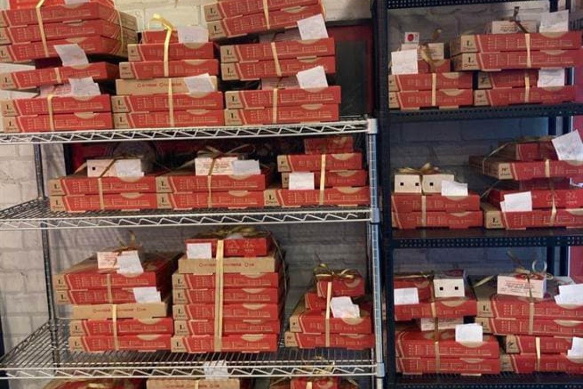 ▲跨年夜都叫披薩？外送員曝現場驚人畫面：「敢點是勇者」。（圖／臉書社團《外送員的奇聞怪事》） 