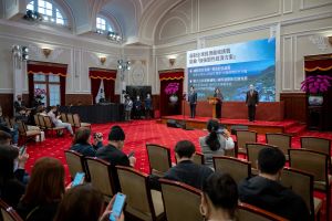 今日為2023年元旦,蔡英文在賴清德、李大維陪同下,於總統府內發表新年談話。 ▲今日為2023年元旦,蔡英文在賴清德、李大維陪同下,於總統府內發表新年談話。(圖/總統府提供)