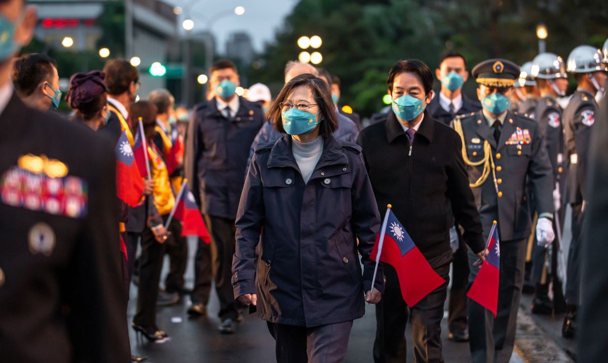 ▲全國稅收去年超徵新台幣4500億元，總統蔡英文元旦談話定調「錢花刀口」。（圖／總統府提供）