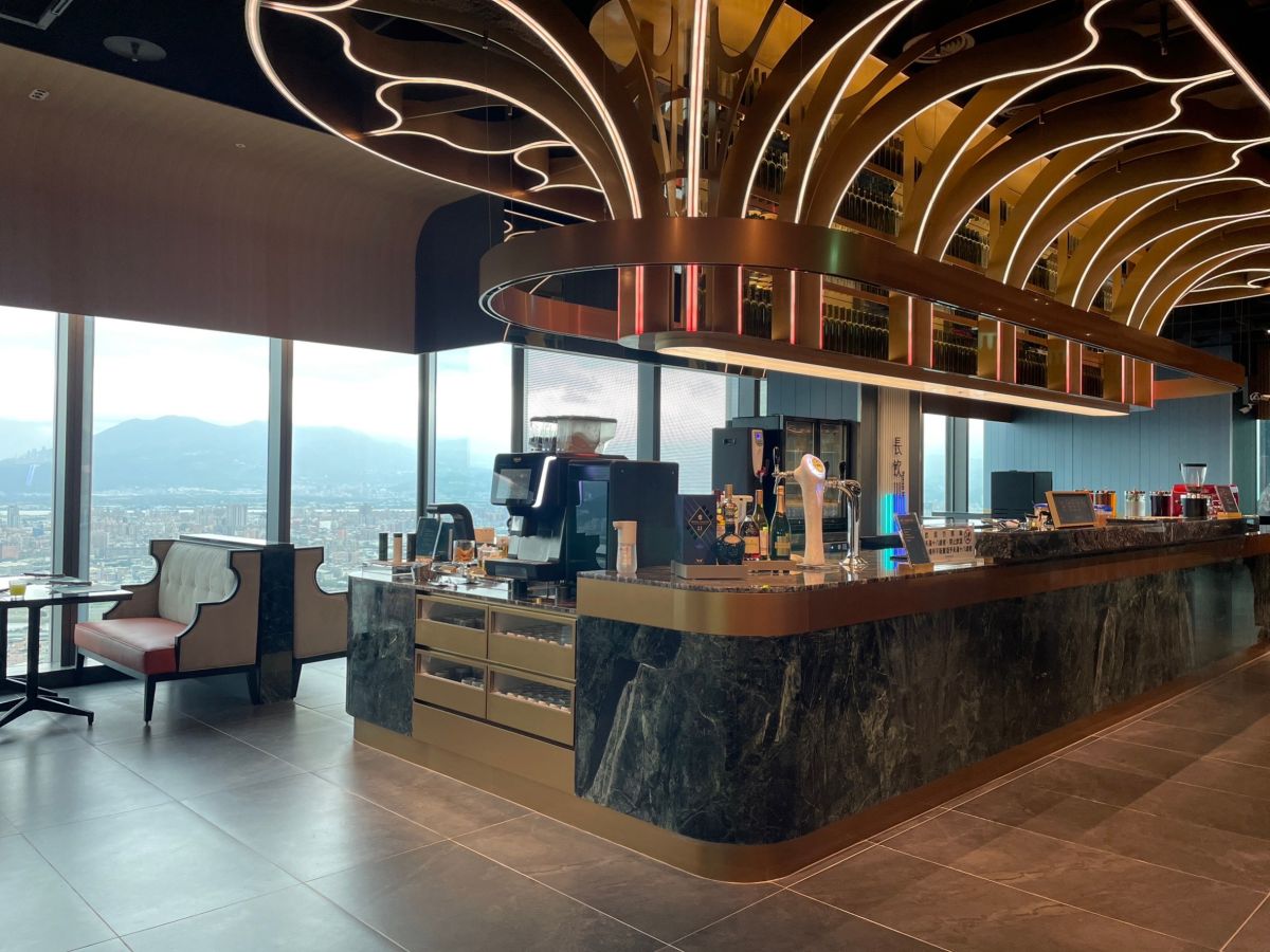 ▲饗賓集團今日除了針對新品牌Buffet「饗 A Joy」開放首日訂位，也針對旗下包含饗饗等各品牌對外公布，訂位時間明日起皆從半夜改至早上9:00。（圖／饗賓集團提供）