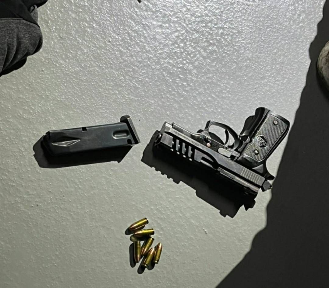 ▲跨年夜驚傳槍響，一男中槍貫穿左手臂。（圖／翻攝畫面）