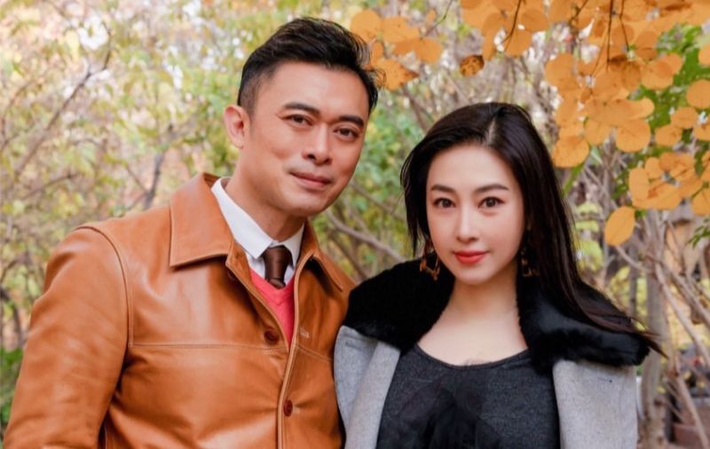 ▲49歲香港男星樊少皇（左）與40歲中國女星賈曉晨於2016年結婚，豈料今日卻突然自爆要離婚。（圖／翻攝自賈曉晨微博）