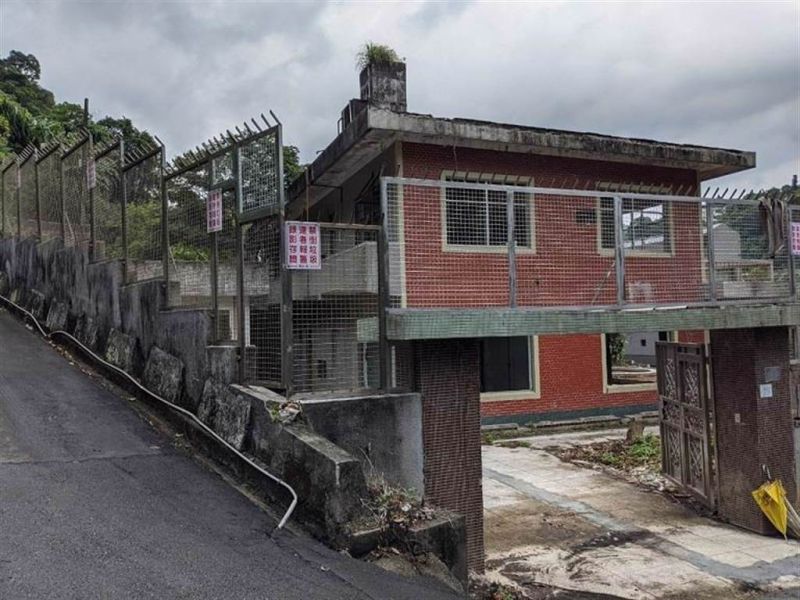 ▲已故軍火商汪傳浦妻葉秀貞位於外雙溪的別墅,最後以2442萬5500元拍出(圖/士林分署提供)