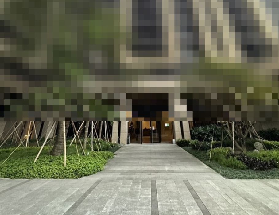 ▲新北市板橋一名王姓女子是某餐廳員工，不過她連續2天沒上班，同事們也都聯絡不上她，報警前往其租屋處，就驚見王女躺臥在沙發上，瞪大雙眼已經明顯死亡。（圖／翻攝畫面）