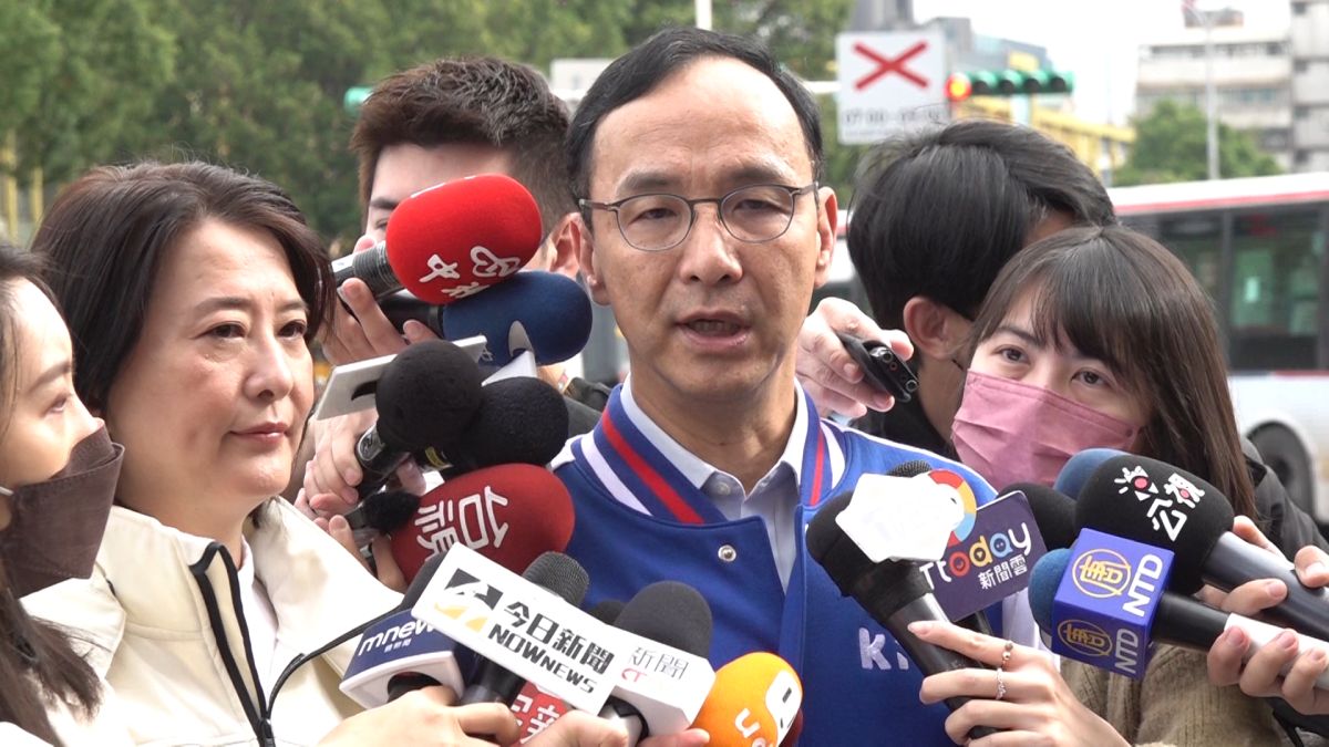 ▲朱立倫今日陪同王鴻薇戰車掃街。（圖／記者朱永強攝，2023.1.5）