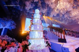 高達六層的巨型生日蛋糕。(圖/臉書Nice Print Photography & Exige Weddings) ▲高達六層的巨型生日蛋糕。(圖/臉書Nice Print Photography & Exige Weddings)