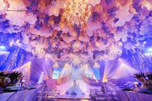 天花板佈滿氣球。(圖/臉書Nice Print Photography & Exige Weddings) ▲天花板佈滿氣球。(圖/臉書Nice Print Photography & Exige Weddings)
