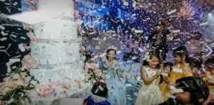 所有出席的朋友都要換上迪士尼的服裝。(圖/臉書Nice Print Photography & Exige Weddings) ▲所有出席的朋友都要換上迪士尼的服裝。(圖/臉書Nice Print Photography & Exige Weddings)