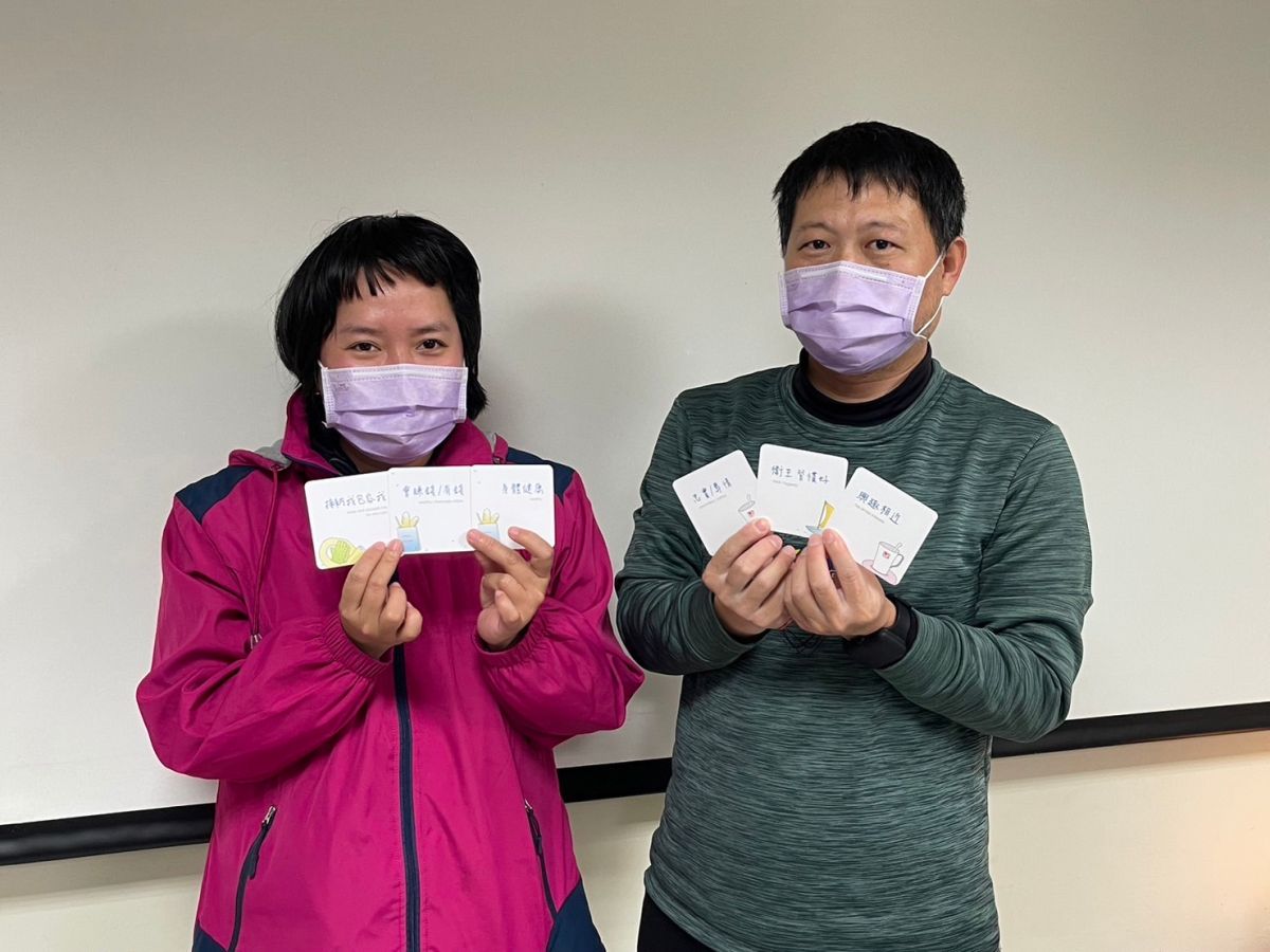 ▲新住民在活動中找到屬於自己的愛情卡。（圖／移民署提供）