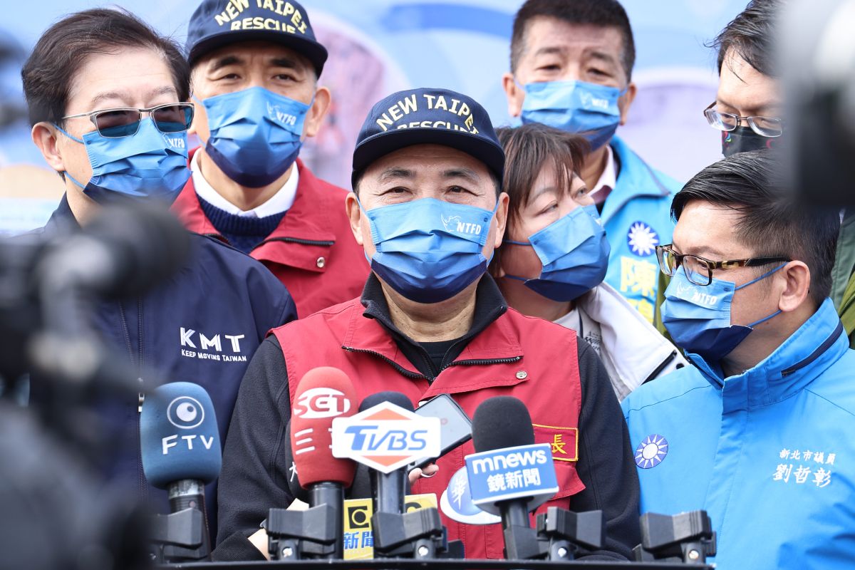 ▲吳怡農喊出2026年前把汐止跟基隆合併，侯友宜受訪表示先求「共好」。（圖 ／記者吳嘉億攝，2023.01.07）