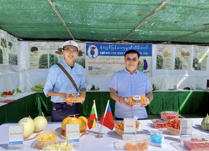 ▲駐緬甸台北代表處李朝成大使（右）參與仰光農業展。（圖／駐緬甸代表處）