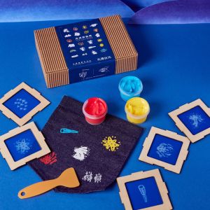 燈會限定「絹印小提燈」,內含小提燈+絹印DIY體驗套組,共有6款組合,每款均附4片燈會視覺網版。 ▲燈會限定「絹印小提燈」,內含小提燈+絹印DIY體驗套組,共有6款組合,每款均附4片燈會視覺網版。(圖/Pinkoi提供)