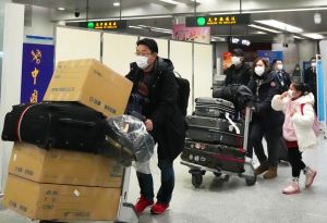 中國開放旅遊團首日　入出境人次創疫情以來新高

