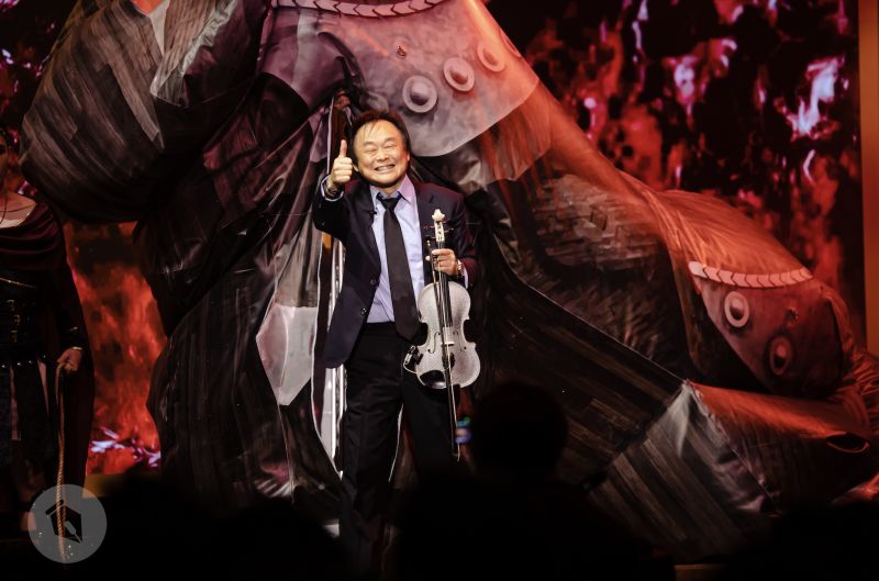 ▲薩泰爾娛樂經典現場喜劇《炎上BURN》系列，第二季邀請到台北市議員王世堅當主秀。（圖／薩泰爾娛樂提供）