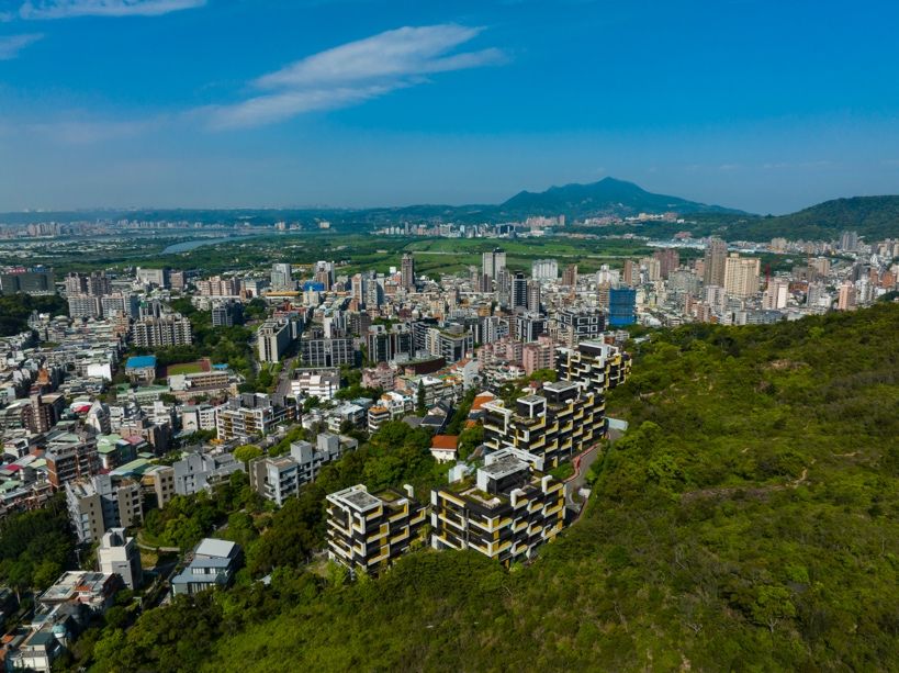 ▲「曉陽明莊園」近鄰奇岩捷運站，一徑到邸莊園謐境。（圖/品牌提供）