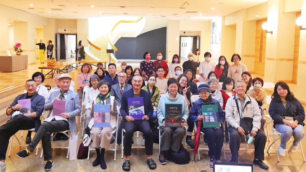 ▲《高雄眷村三部曲》讓眾人共聚回顧，保存與閱讀高雄眷村的一頁滄桑。（圖／高美館提供）