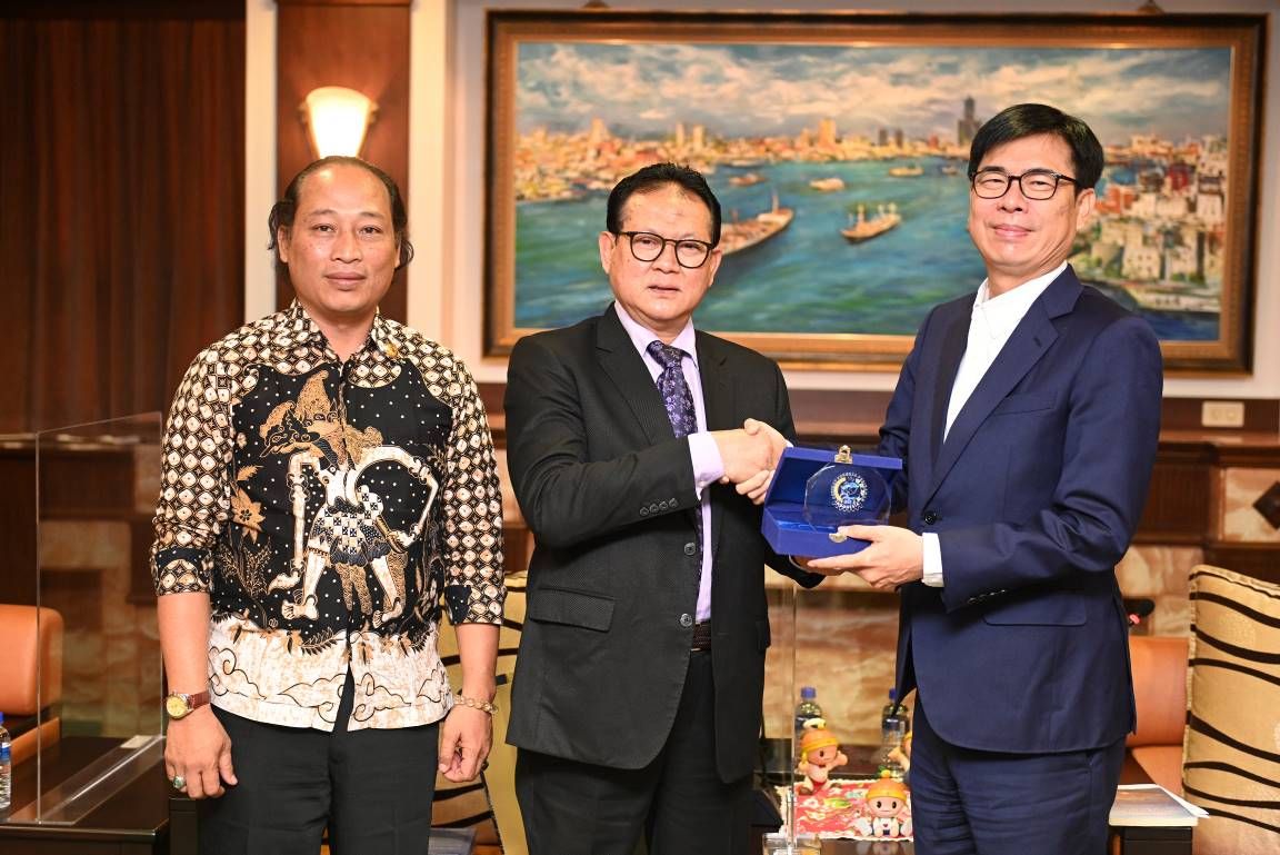 ▲陳其邁、Rokhmin Dahuri及Endroyono合影。（圖／高雄市政府）