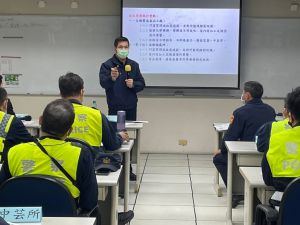 ▲市警局長林炎田除期許員警持續落實查訪建檔，確實掌握轄區治安狀況，以防制犯罪集團滲入，更期勉同仁在春節期間做好治安維護，讓民眾安心過好年。（圖／高市警局提供） 