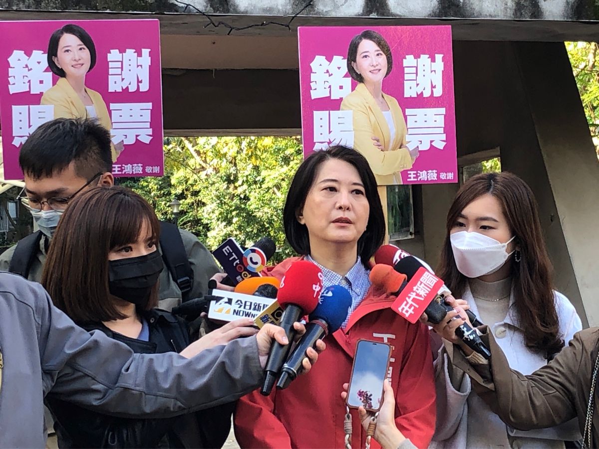 ▲雖然王鴻薇有這麼多的利多，但選舉結果仍只贏吳怡農約六千票，而這樣的小贏，反而一定程度放大了對手吳怡農的政治能量。（圖／記者嚴俊強攝，2023.01.10）