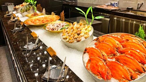 ▲「輔大陳若儀」掀起辦桌之亂,狠嗆不如在吃到飽餐廳辦婚宴,網路調查10大Buffet吃到飽餐廳排行出爐,圖為旭集生盛區。(圖/饗賓餐旅事業提供) ▲以日本料理為主打的旭集,吃得到澎湃多樣的海鮮料理,進駐大業高島屋的天母店將於9月26日開幕,9月15日可開放訂位。(圖/饗賓餐旅事業提供)